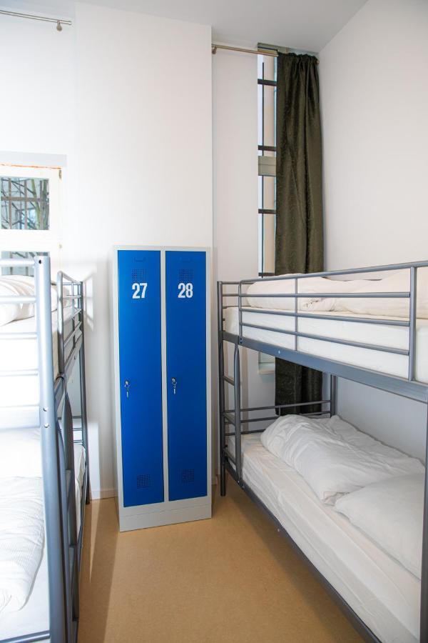 Midel Hostel Берлин Екстериор снимка